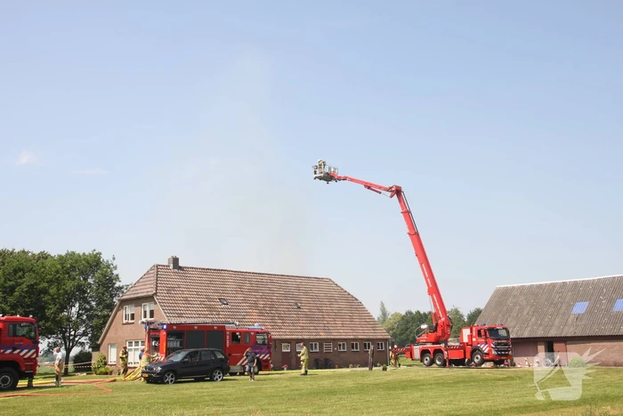 Brand in schuur naast woning, asbest vrijgekomen