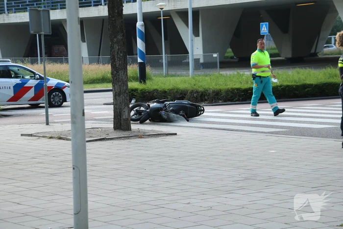 Scooterrijder gewond bij botsing met auto