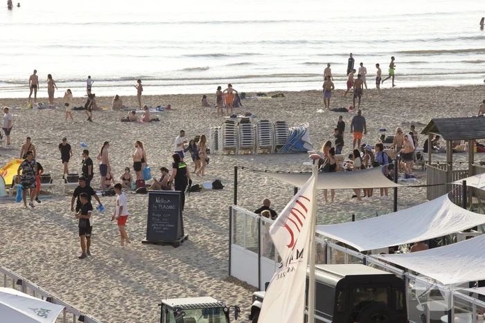 Grote politie-inzet na incident op strand