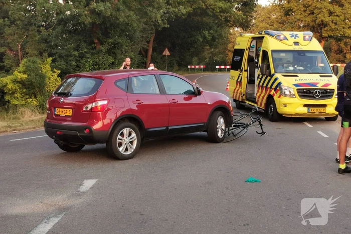 Wielrenner gewond bij botsing met auto