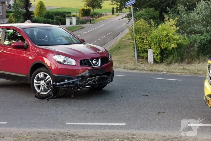 Wielrenner gewond bij botsing met auto