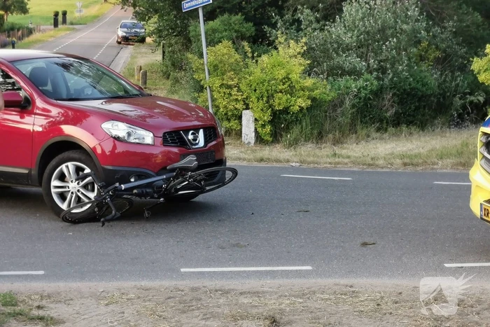 Wielrenner gewond bij botsing met auto