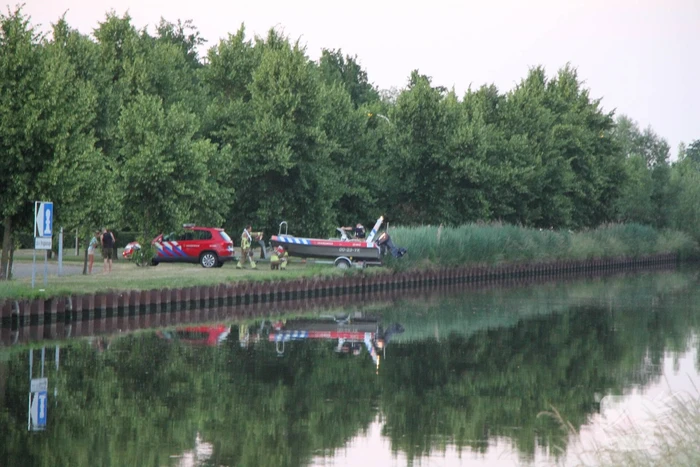 Zoektocht naar mogelijke drenkeling na aantreffen boot