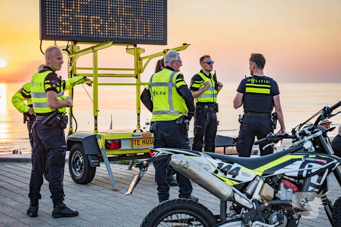 Strand ontruimd na drukte