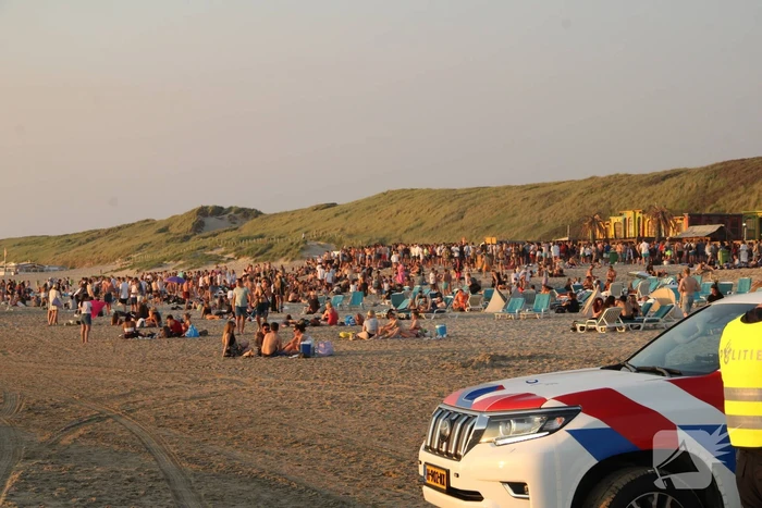 Strand ontruimd na drukte