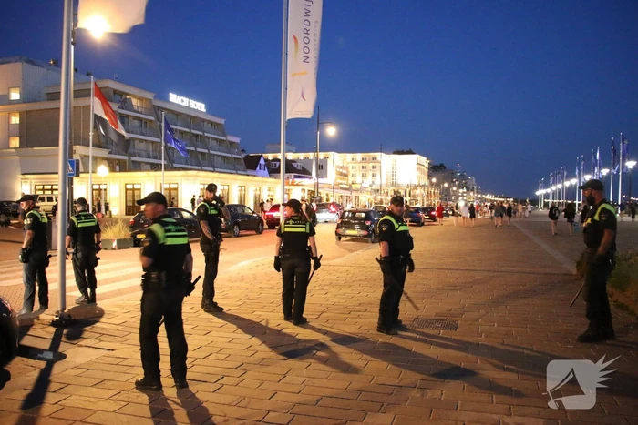 Grote politie inzet op strand, meerdere aanhoudingen verricht