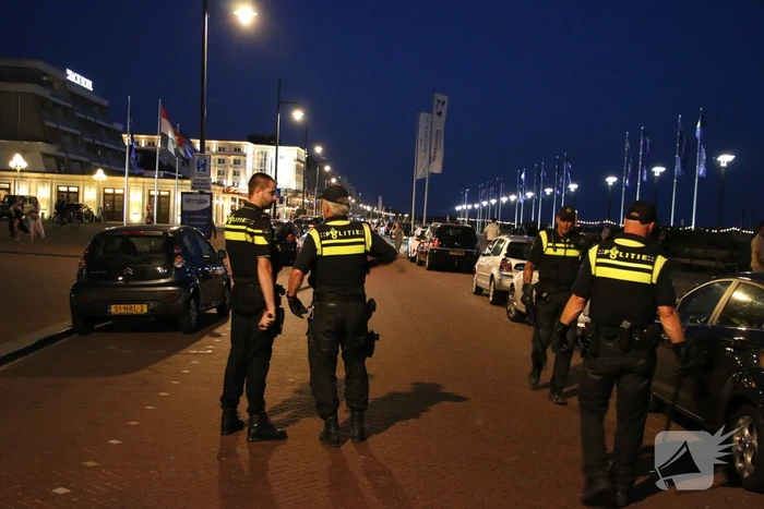 Grote politie inzet op strand, meerdere aanhoudingen verricht