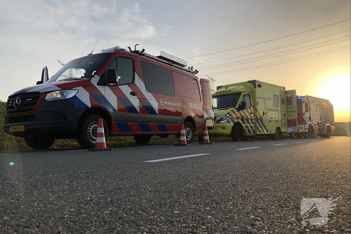 Brandweer haalt te water geraakte vrouw uit de Lek