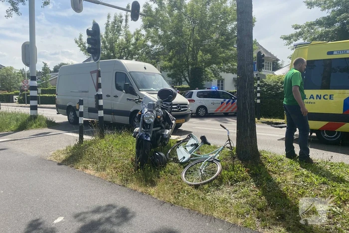 Kind op fiets aangereden door Picnic-bezorgwagen