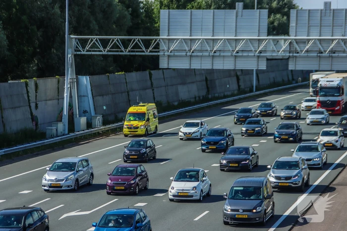 Groot verkeersinfarct na meerdere ongevallen en pechgevallen