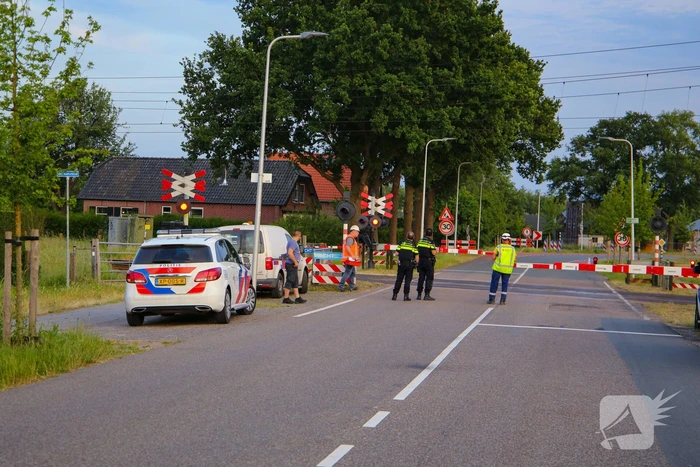Spoorbomen van spoorwegovergang gaan niet meer open door storing