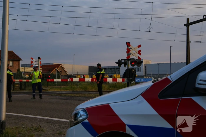 Spoorbomen van spoorwegovergang gaan niet meer open door storing