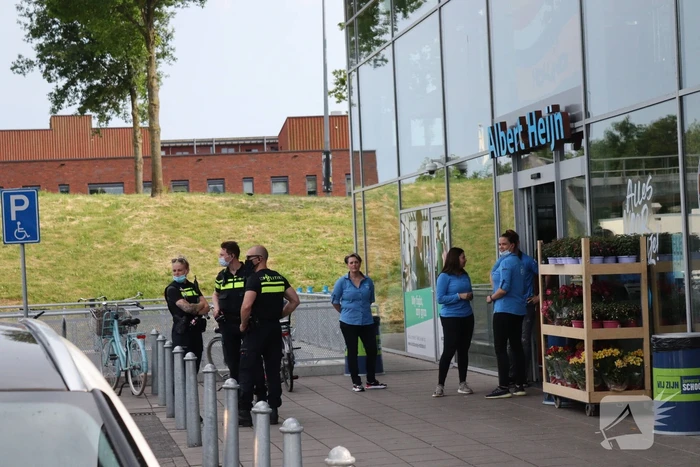 Albert Heijn ontruimd door brand in parkeergarage