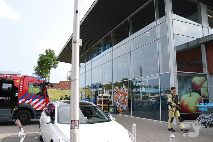 Albert Heijn ontruimd door brand in parkeergarage
