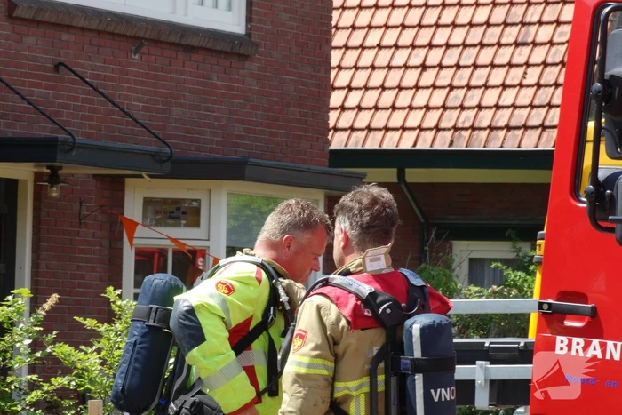 Brandweer ventileert woning na keukenbrand