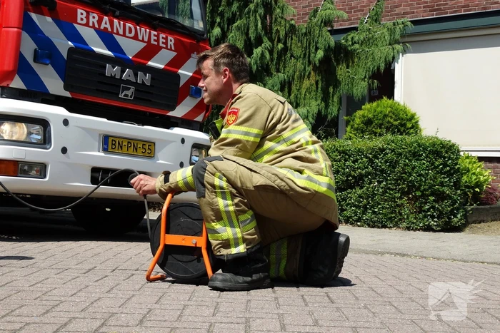 Brandweer ventileert woning na keukenbrand