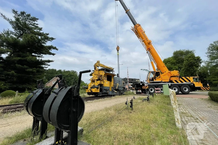 Locomotief ontspoord door kapotte wissel