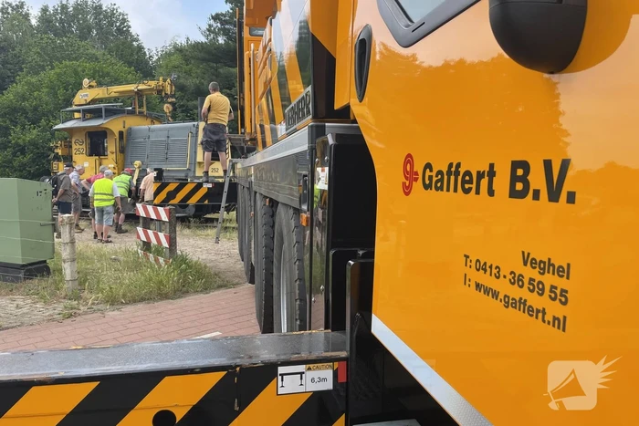Locomotief ontspoord door kapotte wissel