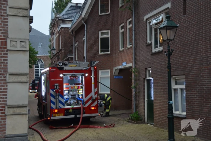 Katten gered bij woningbrand