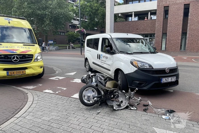 Bestuurder onder invloed rijdt scooterrijder aan