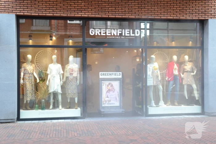 Winkel vol rook door mistgenerator
