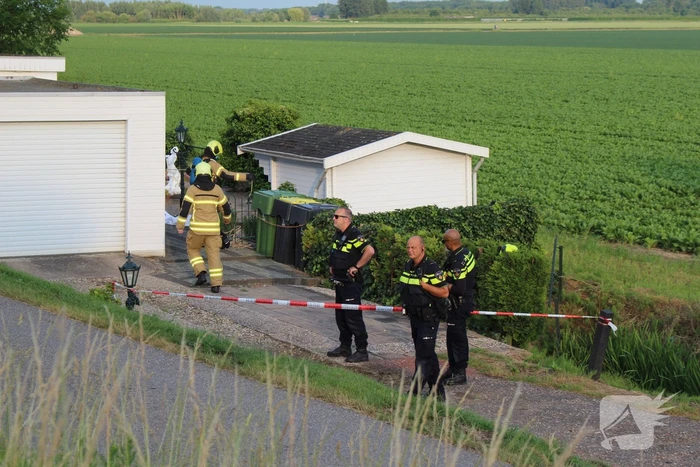 Overleden persoon aangetroffen na brand in woning