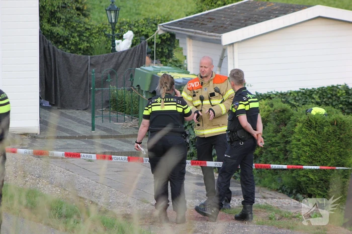 Overleden persoon aangetroffen na brand in woning