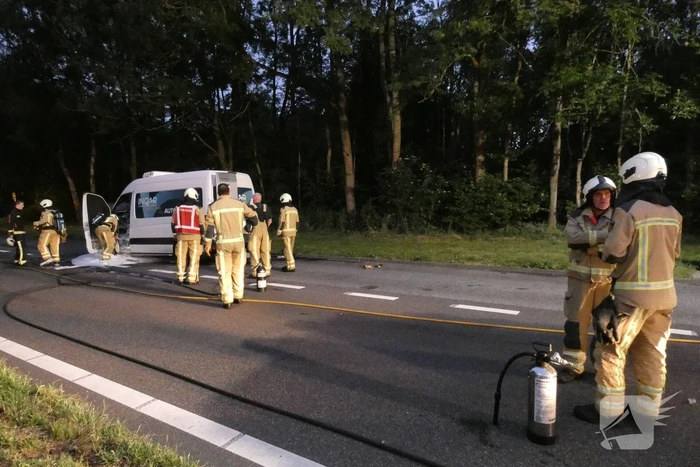 Bestelbus verwoest door brand