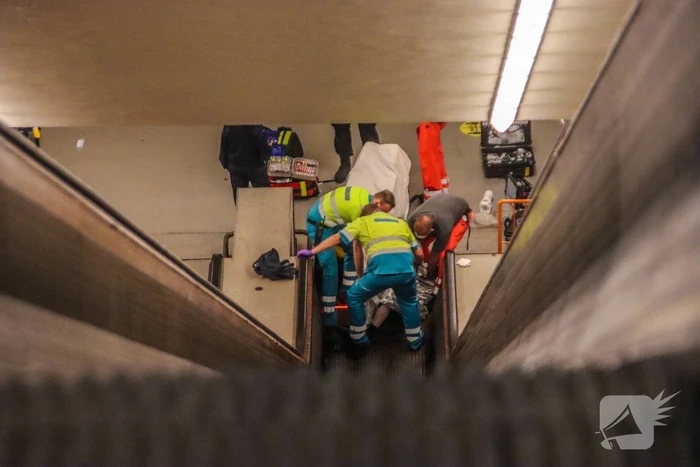 Persoon zwaargewond na incident in Maastunnel