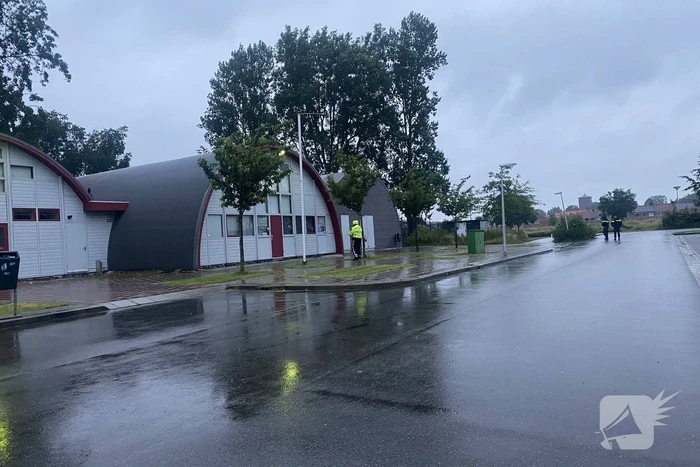 Persoon gewond van rotonde gehaald