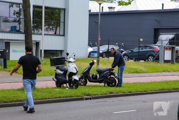 Maaltijdbezorger in aanrijding met bestelwagen