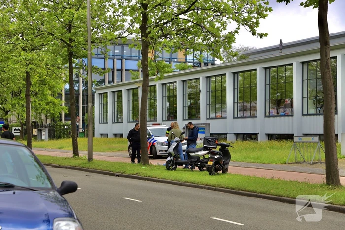Maaltijdbezorger in aanrijding met bestelwagen