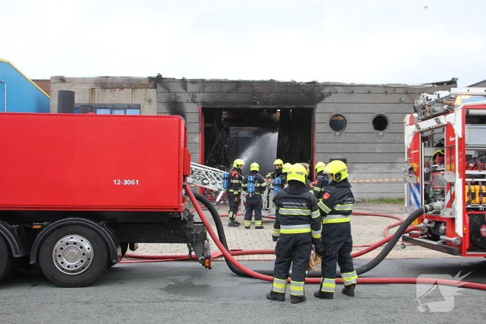 Brand in pand industrieterrein