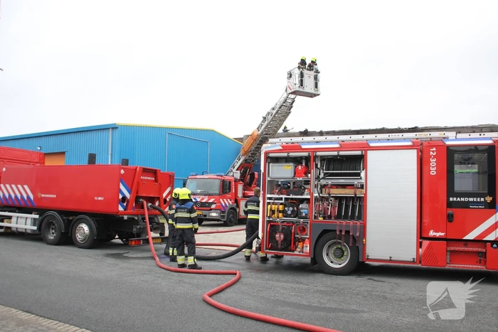 Brand in pand industrieterrein
