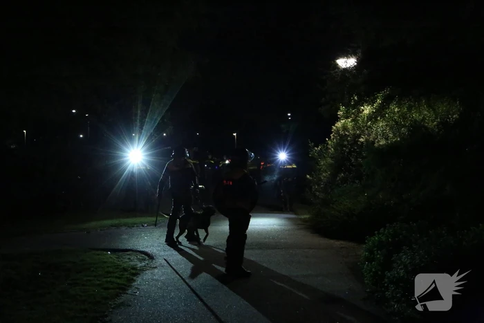 Mobiele Eenheid veegt park in Corlaer