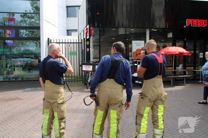 Glazenwassers bakje vast bij stadhuis
