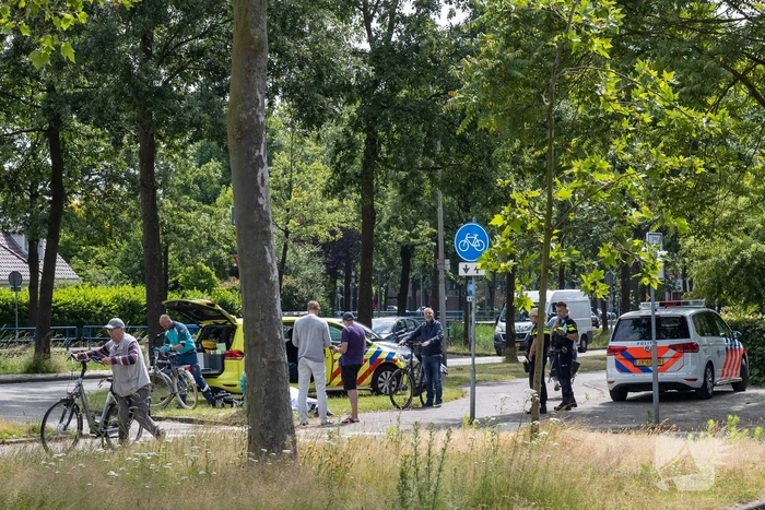 Overstekende fietser gewond bij aanrijding met auto