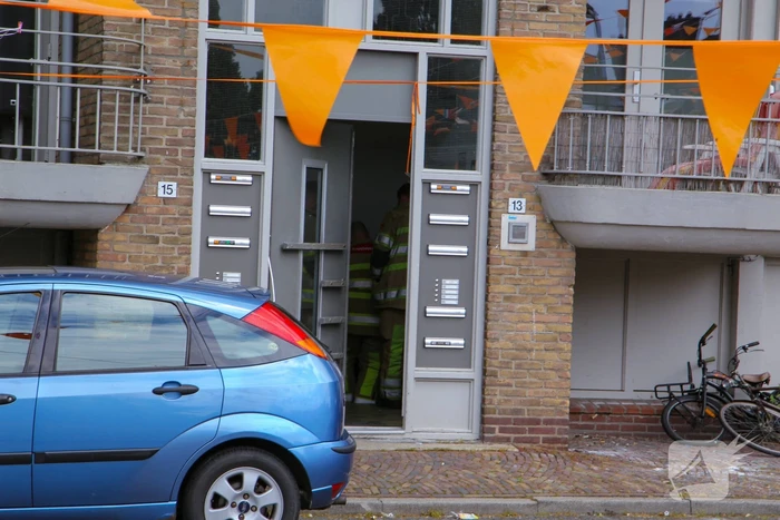 Brandweer doet onderzoek naar vreemde lucht in portiekflat
