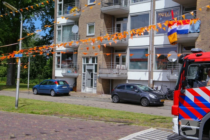 Brandweer doet onderzoek naar vreemde lucht in portiekflat
