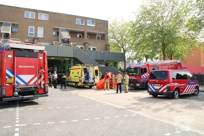 Persoon ernstig gewond na val van grote hoogte