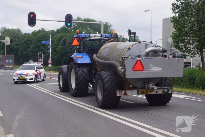 Vrachtwagen komt met pech te staan door brand