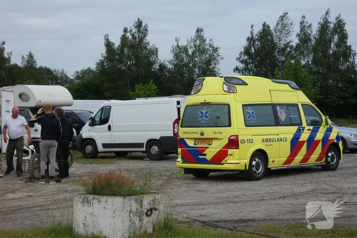 Motorcrosser ten val op crossbaan
