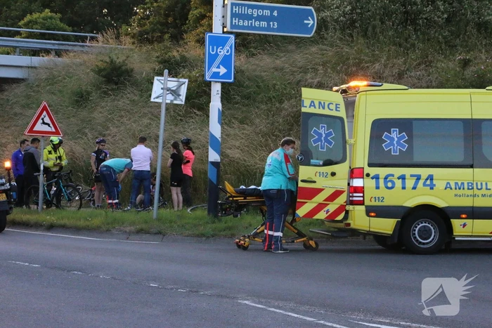 Wielrenners botsen op fietspad