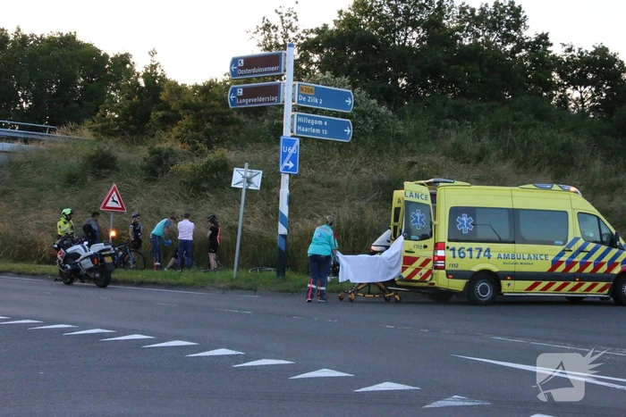 Wielrenners botsen op fietspad