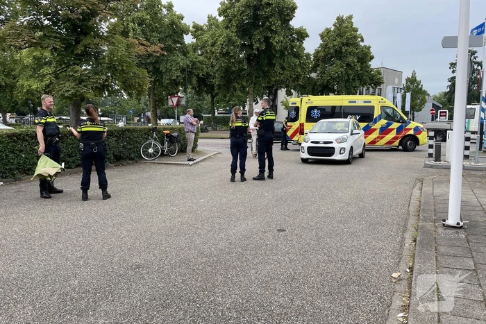 Fietsster gewond bij botsing met auto