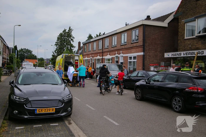 Fietser gewond bij botsing met autoportier