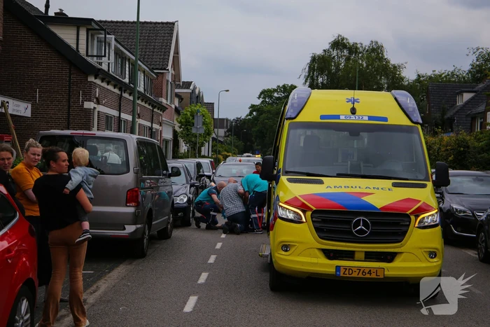 Fietser gewond bij botsing met autoportier