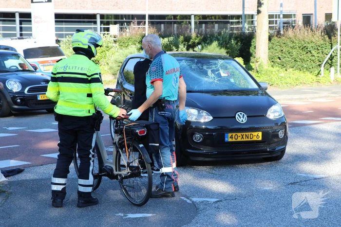 Fietser gewond bij aanrijding met auto