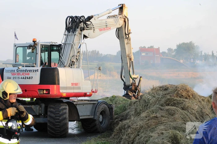 Veel rook bij brand in berg gras