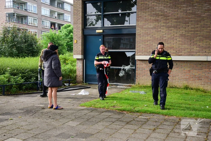 Bank in kelderruimte in brand gevlogen